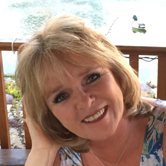 Meet your Posher, Debbie - Picture 1 of 1